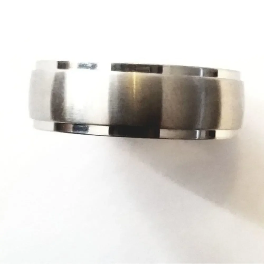 NEW silver classic band 316L stainless steel tarnish resistant ring size‎ 13